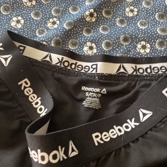 Reebok shorts - Picture 2 of 3
